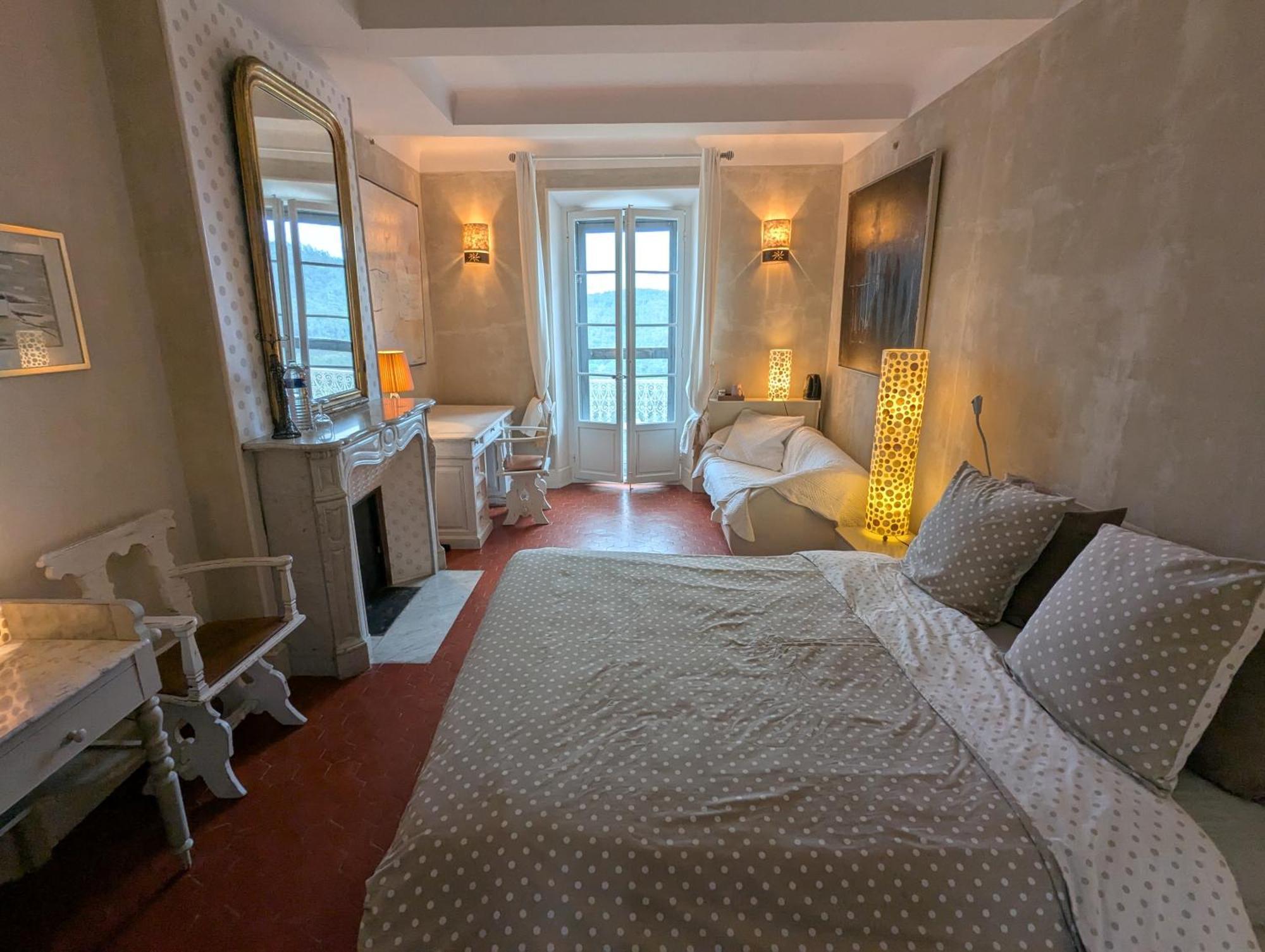 Les Chapeliers Bed and Breakfast Claviers Εξωτερικό φωτογραφία